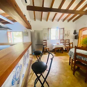 Ullal - Rural Charm Approx 73000 Meters And Outdoor Adventure Agritourism With Private Mountain Path Approximately 5 Minutes Walking From The Ideal For Relaxation Apartment